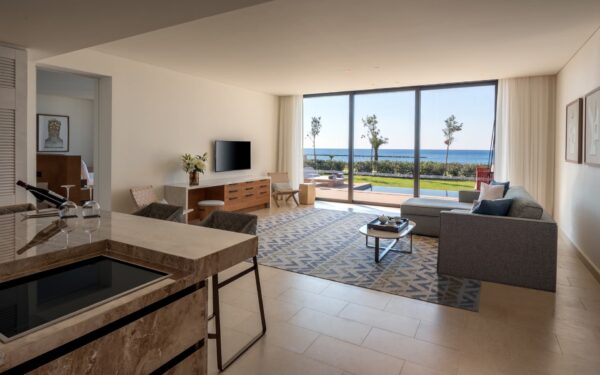 SEAFRONT CABANA WITH TWO BEDROOMS, LIVING ROOM AND PRIVATE POOL